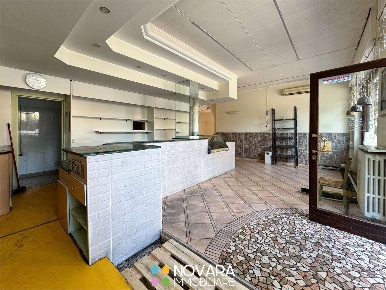 Foto Negozio a Novara di 77 m² con 1 locali in affitto