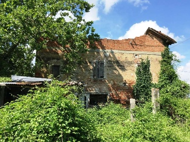 Foto Rustico a Savignano sul Panaro di 200 m² con 8 locali in vendita