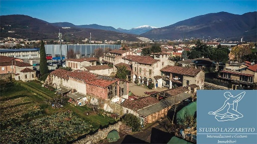 Foto Rustico in via del manestro 51, Brescia Casazza di 2400 m² in vendita
