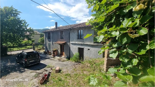 Foto Rustico in strada provinciale 14, Piazza al Serchio di 500 m²