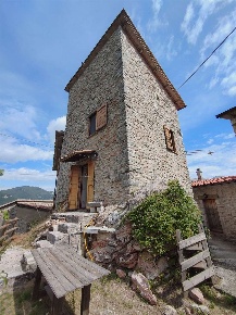 Foto Rustico a Spoleto di 100 m² con 4 locali in vendita