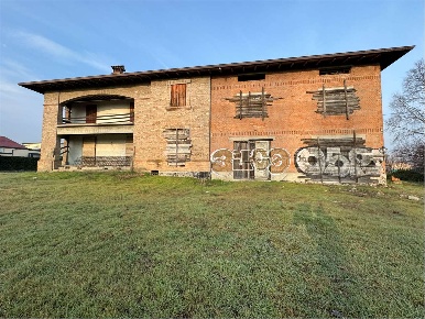 Foto Rustico in Str. Canaletto Nord 575, Modena Sacca - Stazione di 700 m²