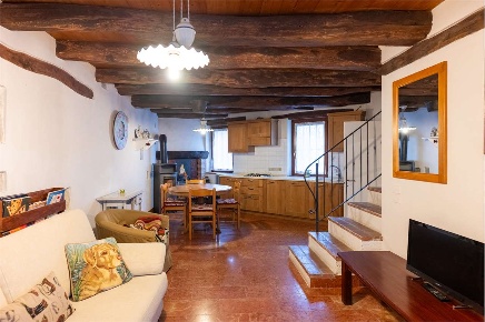 Foto Rustico in Località Nogarolo 999, Tarzo di 211 m² con 10 locali