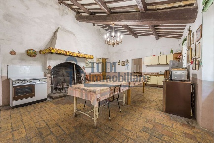 Foto Rustico in Viale IV Novembre, San Venanzo Centro di 400 m² in vendita
