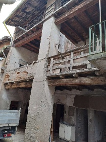 Foto Rustico in Via San Maurizio, Erba Centro di 100 m² con 3 locali