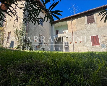 Foto Rustico in via Fornacetta, Anzano del Parco Centro di 280 m²