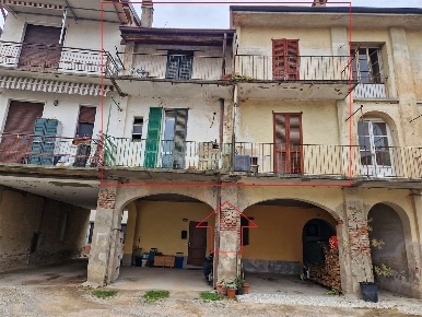 Foto Rustico in Via 4 novembre, Cirimido di 80 m² con 3 locali in vendita