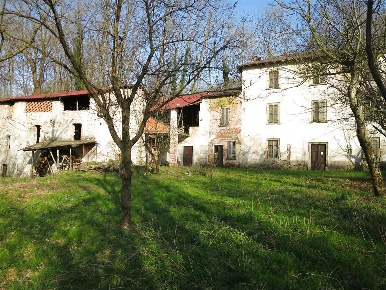 Foto Rustico in Via Molino Galli 11, Cuveglio di 470 m² con 8 locali