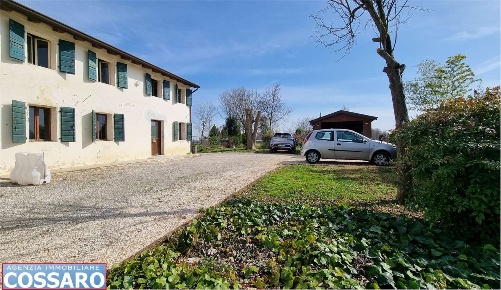 Foto Rustico a Annone Veneto di 179 m² con 8 locali in vendita