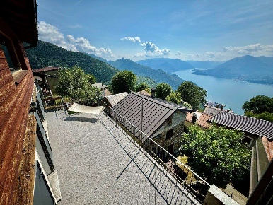 Foto Baita in ca maggiore, Bellano di 180 m² con 10 locali in vendita