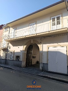 Foto Appartamento in Via Santa Lucia 9, Aversa di 75 m² con 3 locali