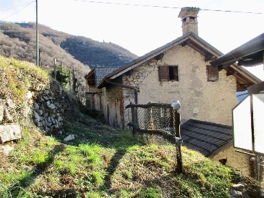 Foto Rustico in via Cabertaglio, Rota d'Imagna Calchera Frontale di 200 m²
