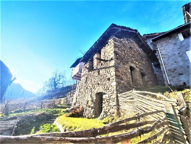 Foto Rustico a Perloz di 100 m² con 2 locali in vendita