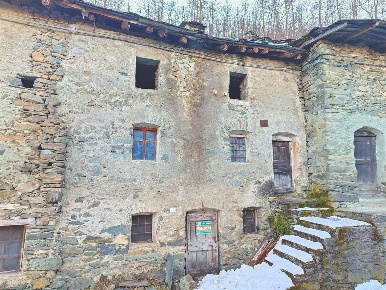 Foto Rustico in rean, Saint-Marcel di 80 m² con 3 locali in vendita