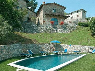 Foto Rustico a Molazzana di 474 m² con 20 locali in vendita