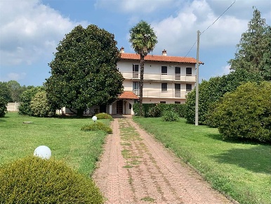 Foto Rustico in Via Per Borgoticino, Agrate Conturbia di 330 m² in vendita