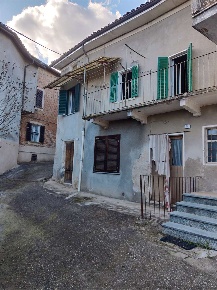 Foto Rustico a Mombaruzzo di 120 m² con 4 locali in vendita