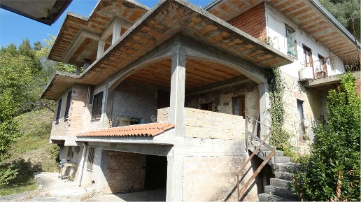 Foto Rustico in VIA FAETE  4, Ripi di 200 m² con 6 locali in vendita