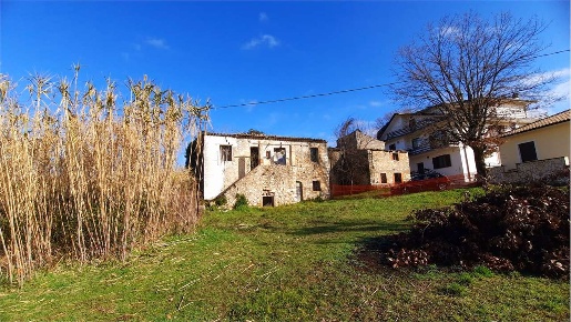 Foto Rustico a Monte San Giovanni Campano di 2000 m² con 10 locali