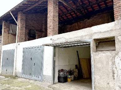 Foto Rustico in Via Magenta 1, Cislago Centro di 83 m² con 2 locali