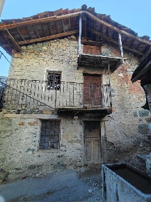 Foto Rustico in Frazione Quincod, Challand-Saint-Anselme Quincod di 65 m²