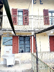 Foto Rustico in Località Ronc, Pont-Saint-Martin di 120 m² con 5 locali