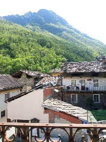 Foto Rustico a Hône di 200 m² con 11 locali in vendita