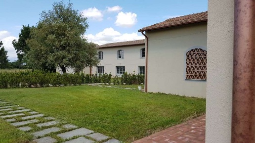 Foto Rustico a Prato di 170 m² con 6 locali in vendita