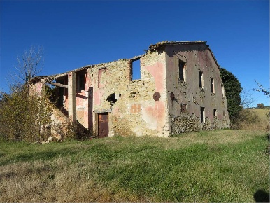 Foto Rustico a Treia di 280 m² con 10 locali in vendita