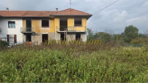Foto Rustico a Castelletto sopra Ticino di 142 m² con 4 locali in vendita