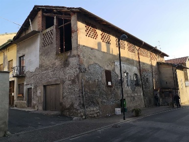 Foto Rustico in Via Rampoldi, Bregnano San Michele San Giorgio di 465 m²