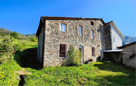 Foto Rustico in Località Ballari, Borgo a Mozzano Valdottavo di 220 m²