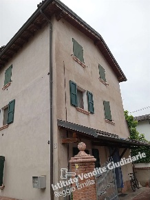 Foto Casa indipendente in Strada Montegrappa 4, Montecchio Emilia Aiola