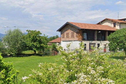 Foto Rustico in VIA RONCASNINO 3, Azzate Centro di 330 m² con 6 locali