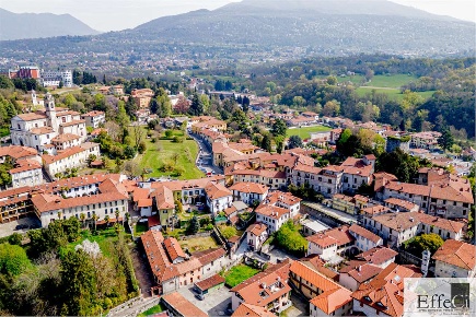 Foto Rustico in Via San Antonio 34, Besozzo Centro di 350 m² con 20 locali