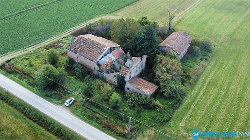 Foto Rustico in VIA BOSCO 6, Novi di Modena di 1050 m² con 10 locali
