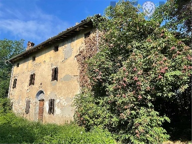 Foto Rustico a Maranello di 372 m² con 10 locali in vendita