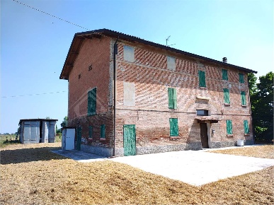 Foto Rustico a Reggio nell'Emilia di 280 m² con 10 locali in vendita