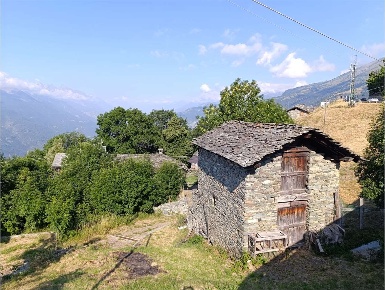 Foto Rustico in Fraz. Amay, Saint-Vincent di 180 m² con 4 locali in vendita