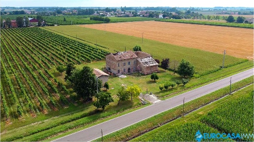 Foto Rustico in Via Griduzza 17, Carpi di 492 m² con 14 locali in vendita