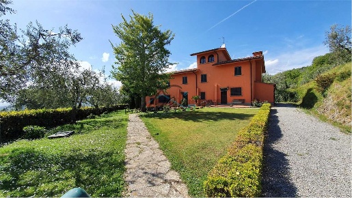 Foto Rustico in Via di Riaffrico 181, Montecatini-Terme di 250 m²