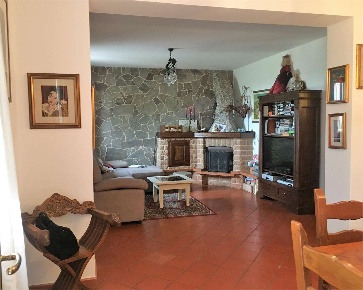 Foto Rustico in Montecarlo, Montecarlo Centro di 180 m² con 8 locali