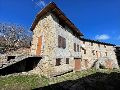 Foto Rustico in Via Fossa Velago, Neviano degli Arduini di 240 m²