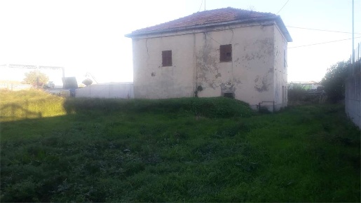 Foto Rustico a Ceriale di 300 m² con 8 locali in vendita