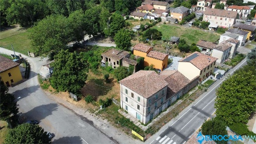 Foto Rustico in via grandi 18, Novi di Modena Centro di 850 m² in vendita