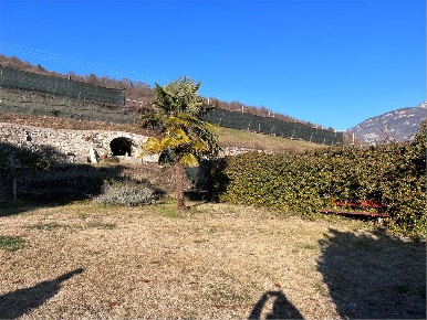 Foto Rustico a Mori di 1080 m² con 15 locali in vendita