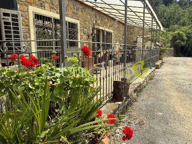 Foto Rustico in Corso Bernardo Leone 34, Seborga di 130 m² con 3 locali