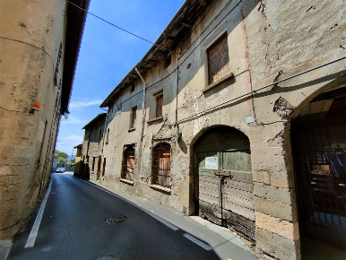 Foto Rustico a Galbiate di 800 m² con 15 locali in vendita