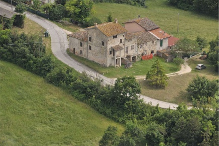 Foto Rustico in frazione caprara, Gualdo Tadino di 225 m² in vendita