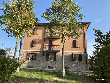 Foto Rustico in SP 41, Neviano degli Arduini di 570 m² con 10 locali